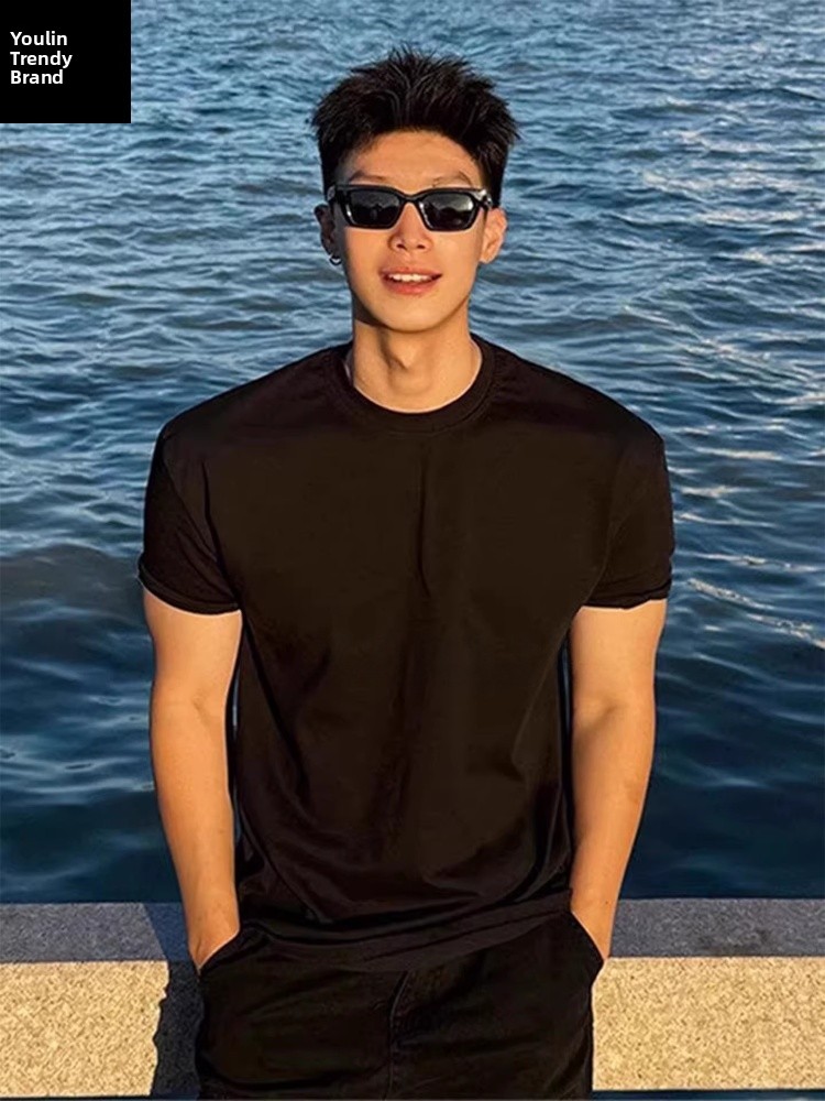 Streetwear Brand Photography - T-shirt homme Cleanfit noir coupe slim,